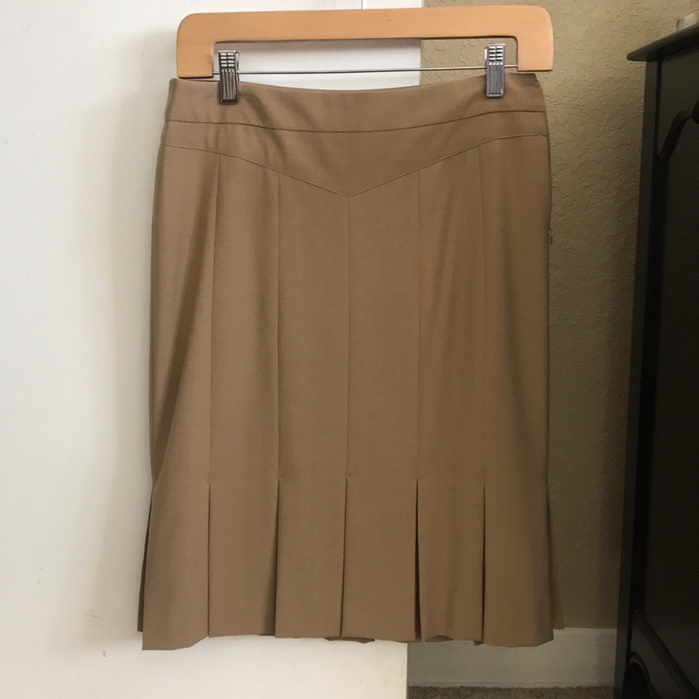 Club Monaco tan pencil skirt with pleated detail